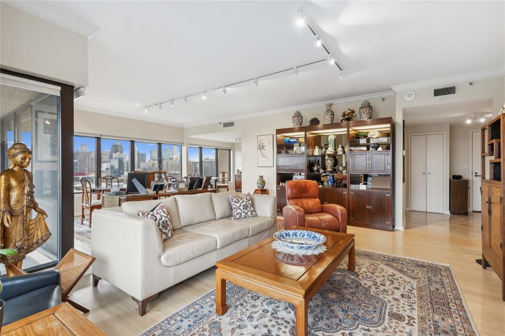 La Tour Condo - Residential