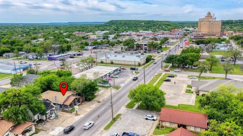 Photo of 900 A E Hubbard Street, Mineral Wells, TX 76067 (MLS # 21362118)