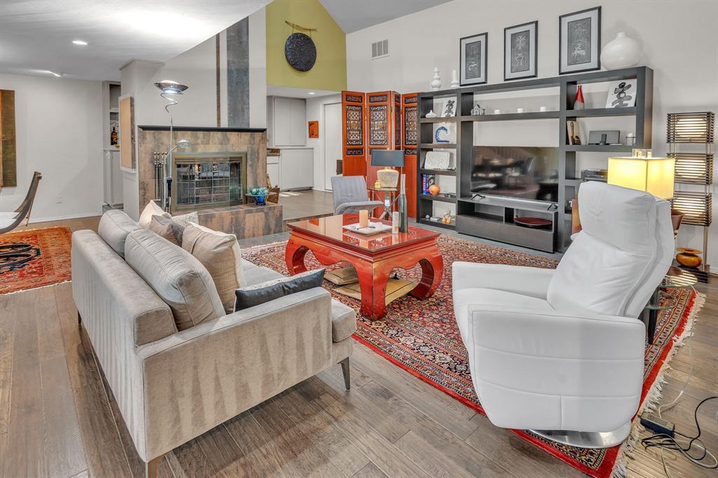4223 Clear Lake Circle