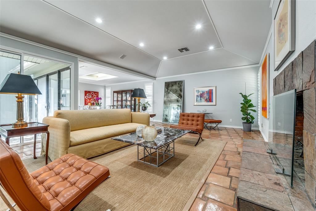 5866 Farquhar Lane