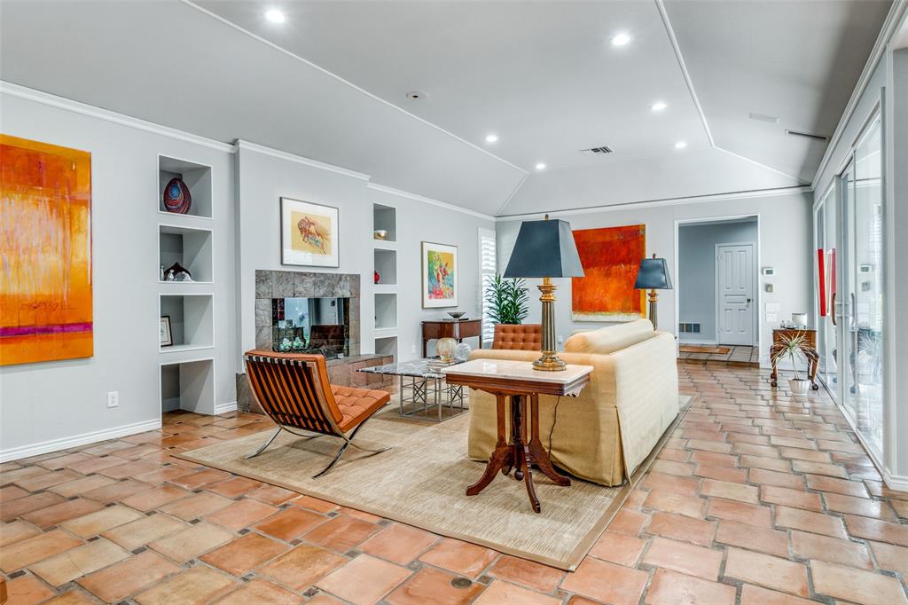 5866 Farquhar Lane