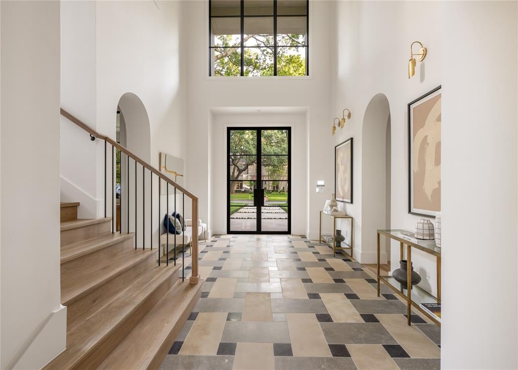 3236 Greenbrier Drive