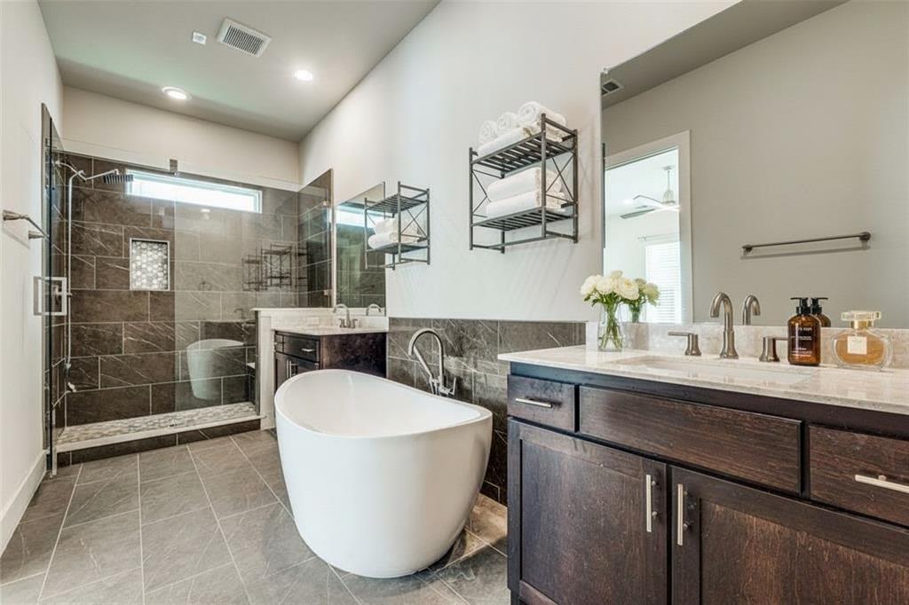 Thirty One Dallas Square #2 - Residential