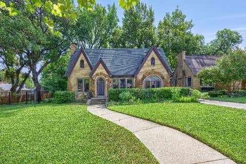 Photo of 1114 N Windomere Avenue, Dallas, TX 75208 (MLS # 21347626)