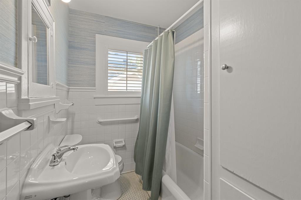 Mc Cart Add - Residential Lease