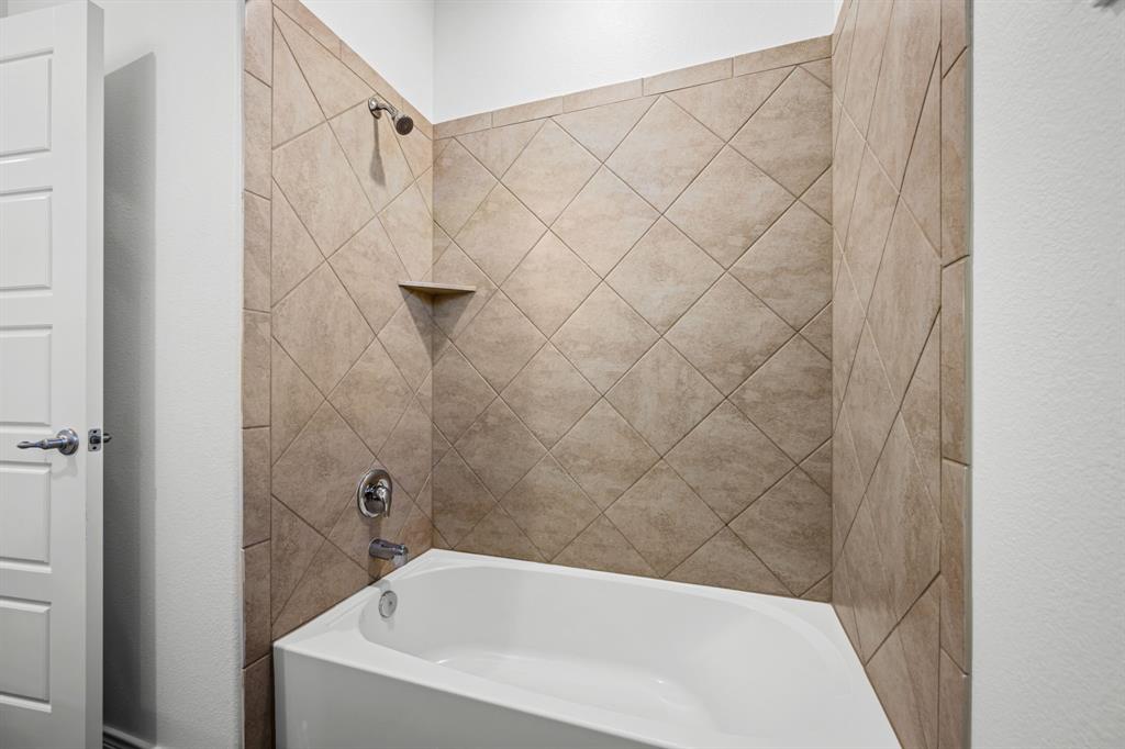 Valencia On The Lake - Residential Lease