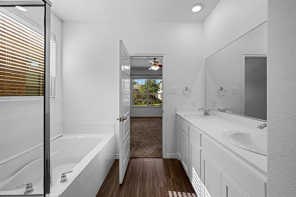 Valencia On The Lake - Residential Lease