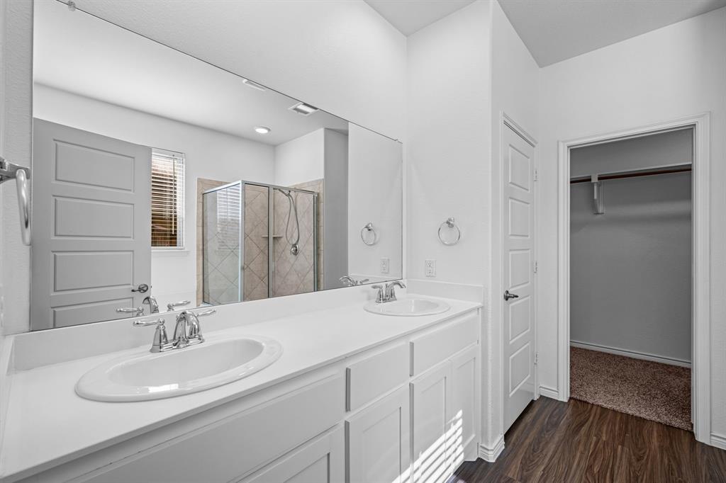 Valencia On The Lake - Residential Lease