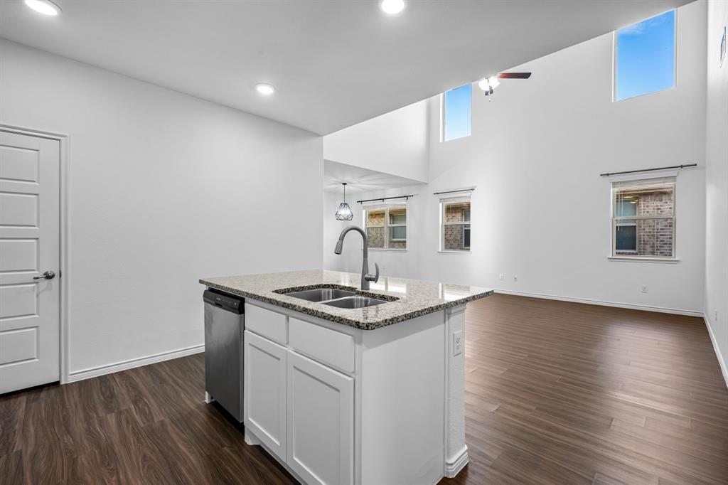 Valencia On The Lake - Residential Lease