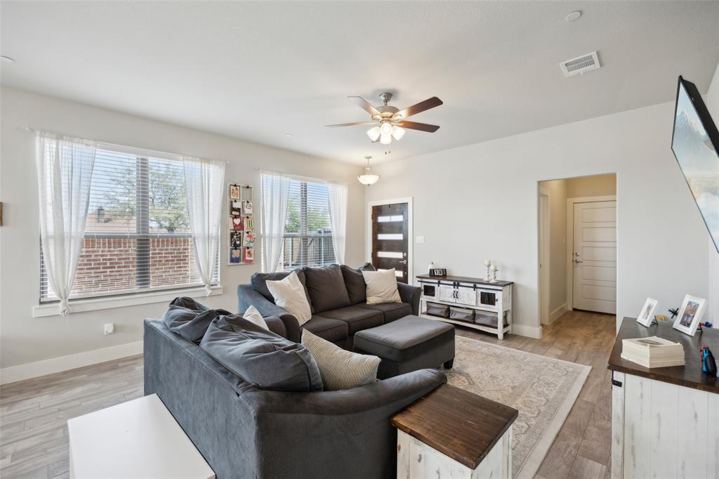 845 Eaglescliffe Landing