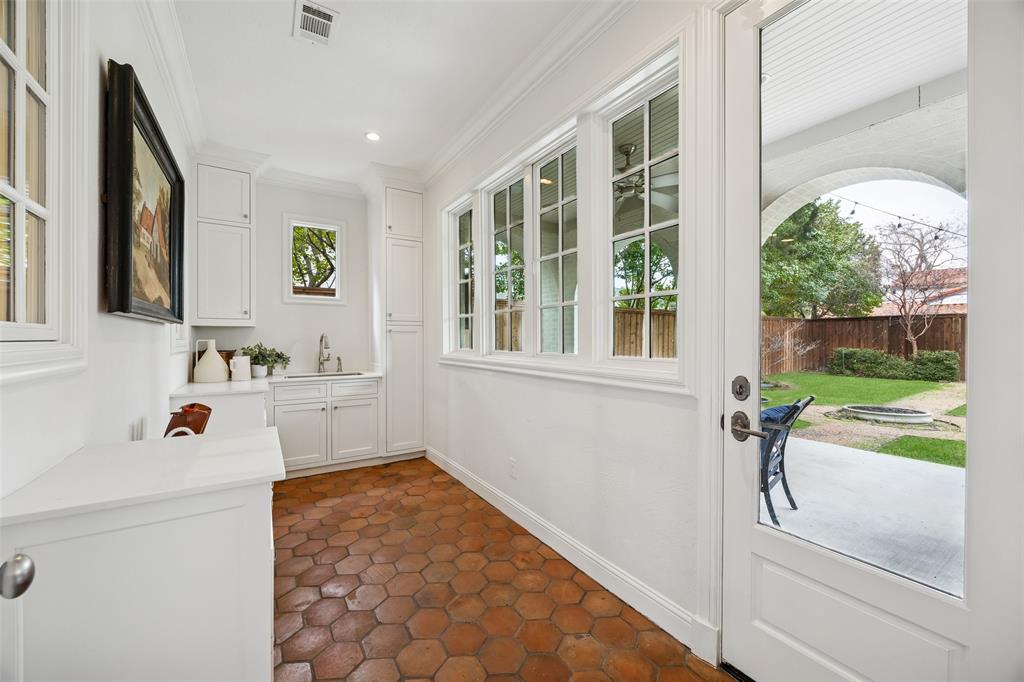 Country Club Estates - Residential