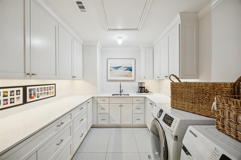 Country Club Estates - Residential