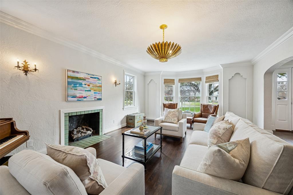 Country Club Estates - Residential