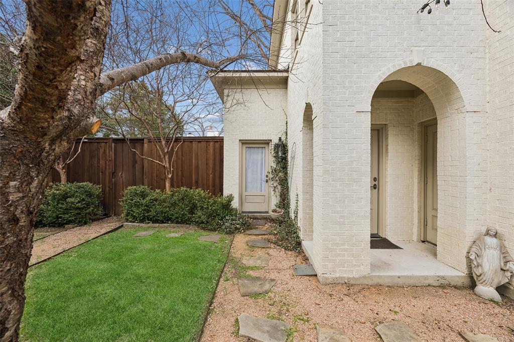 Country Club Estates - Residential