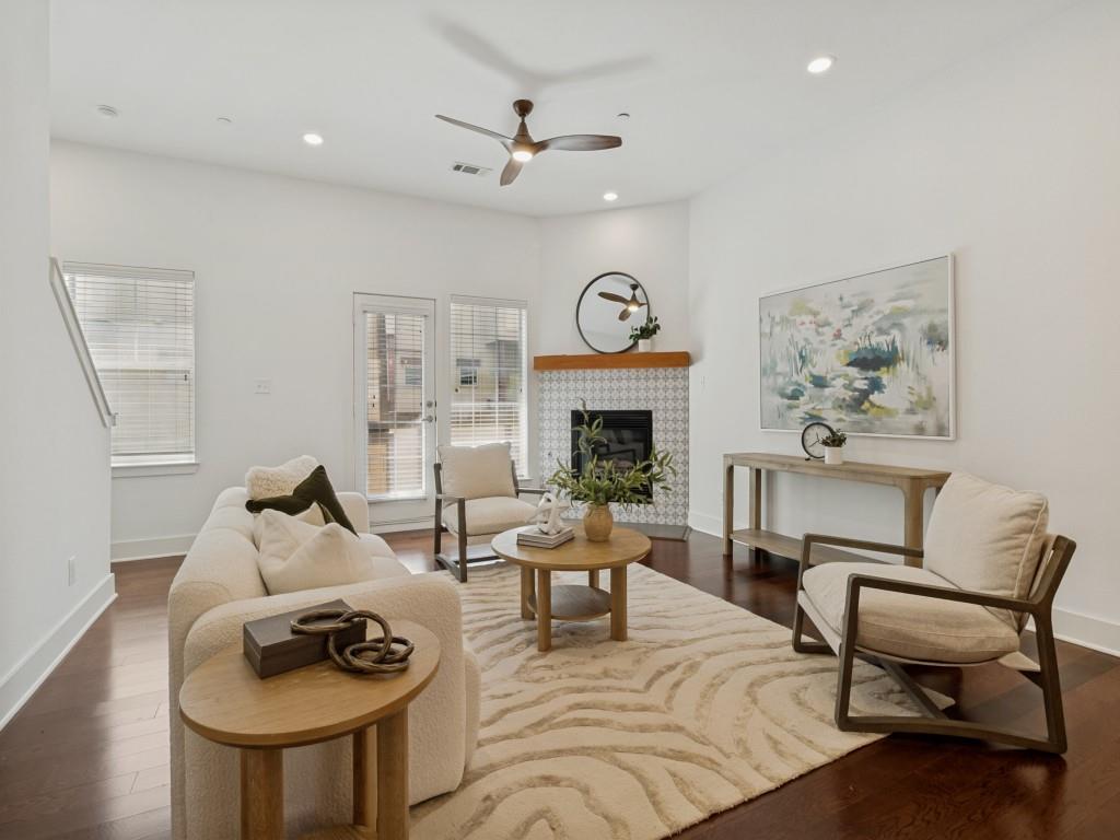 5743 Prospect Avenue 102