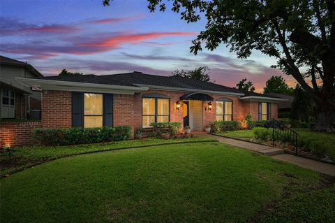 9208 Seagrove Drive Dallas TX 75243