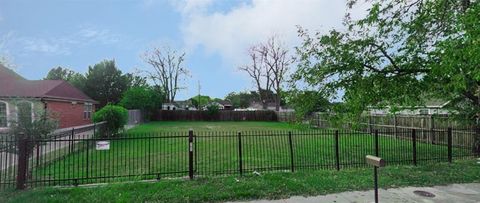 505 S Masters Drive Dallas TX 75217