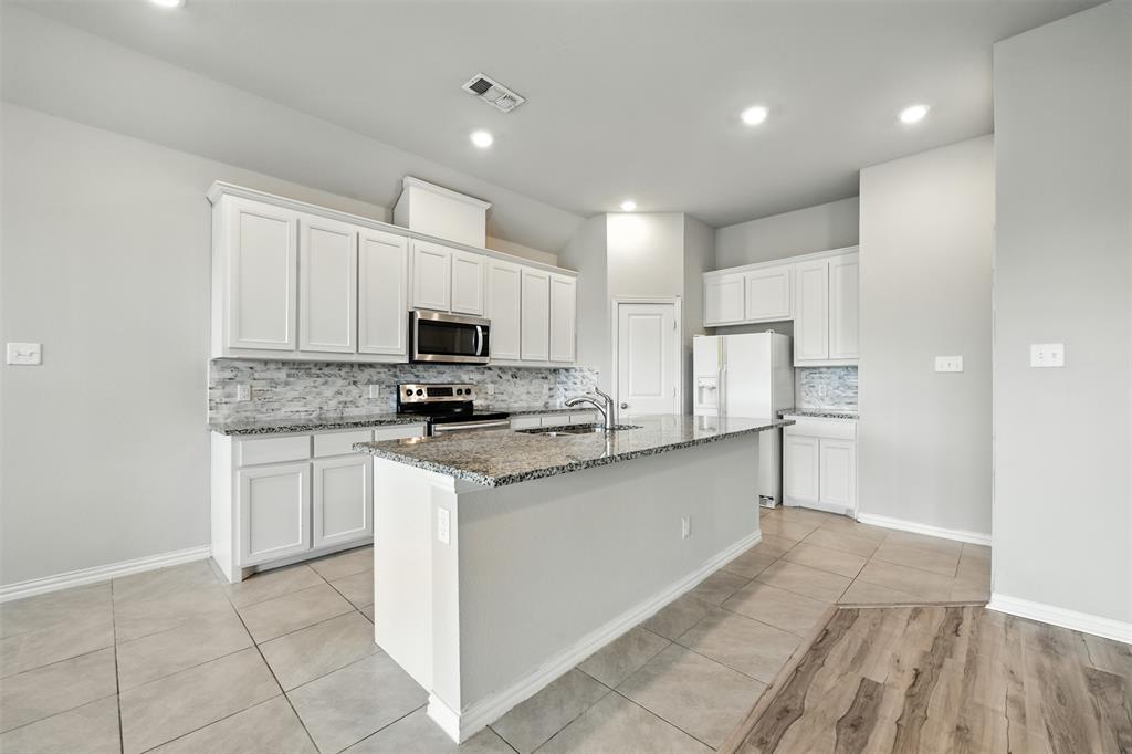 Prominence Square Ph Iia - Residential Lease