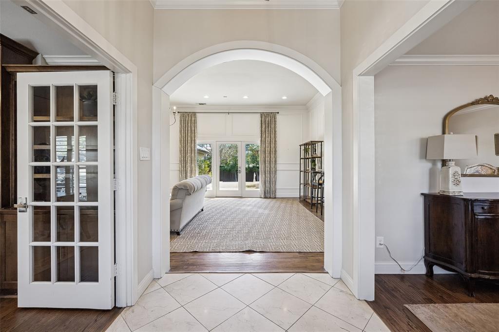 6526 Meadowcreek Drive