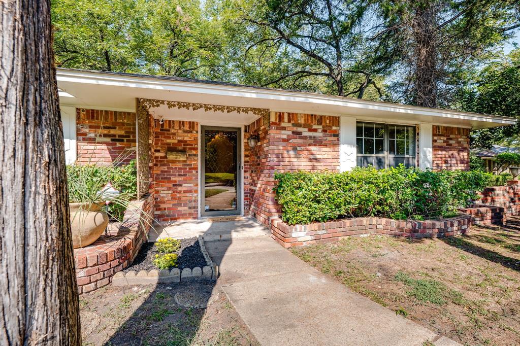 5949 Hunters View Lane