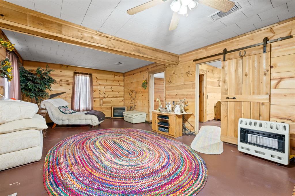 1550 Highway 2318