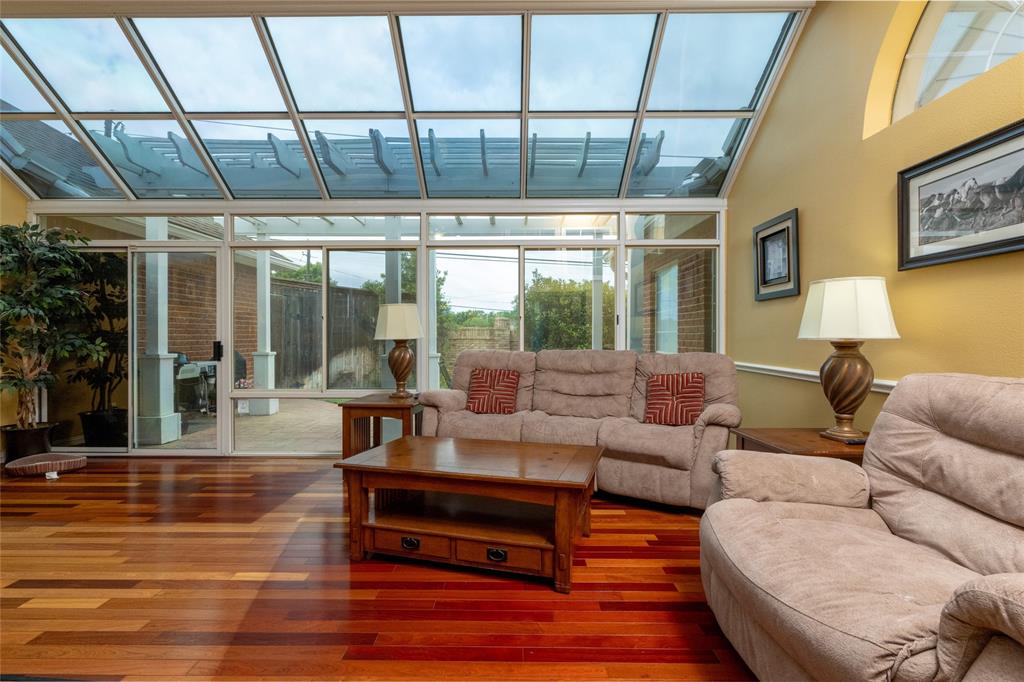 Woodland Hills Colleyville - Residential