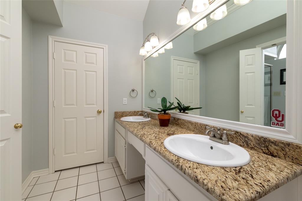 Woodland Hills Colleyville - Residential
