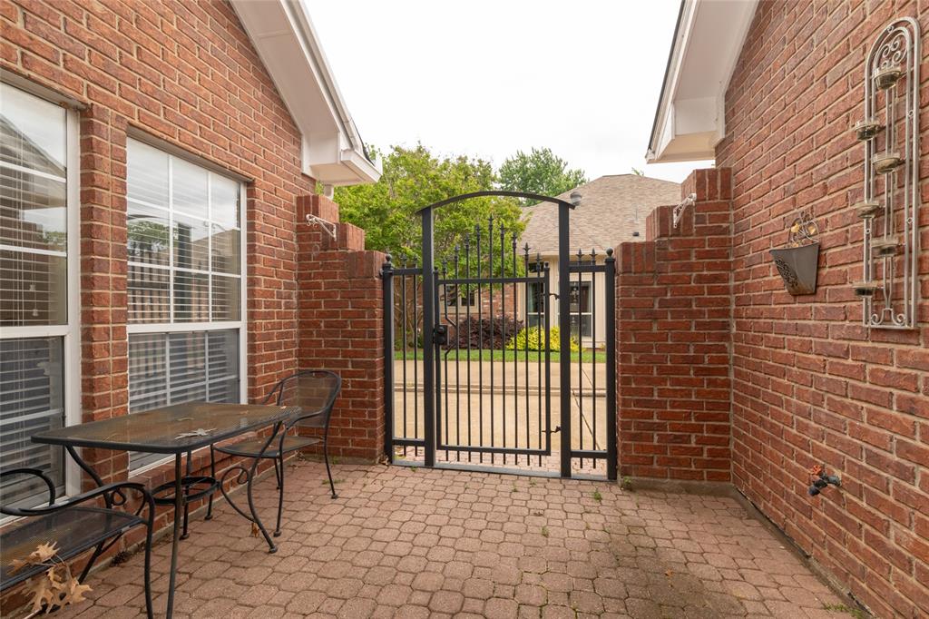 Woodland Hills Colleyville - Residential