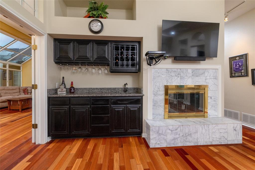 Woodland Hills Colleyville - Residential