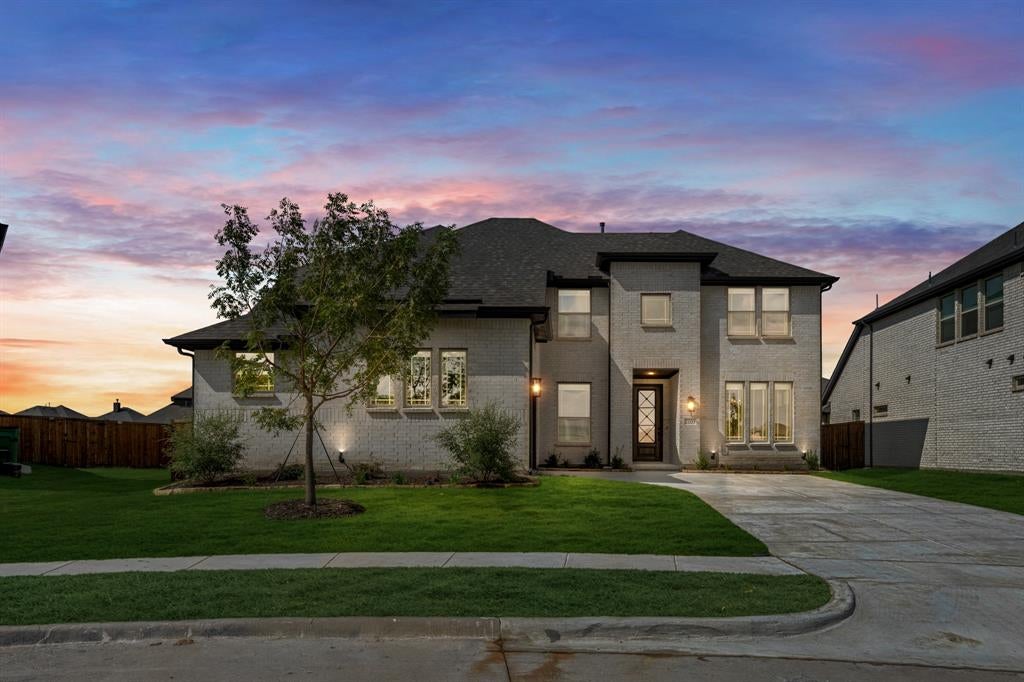 2105 Midnight Lane