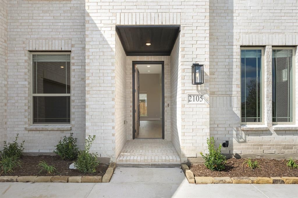 2105 Midnight Lane