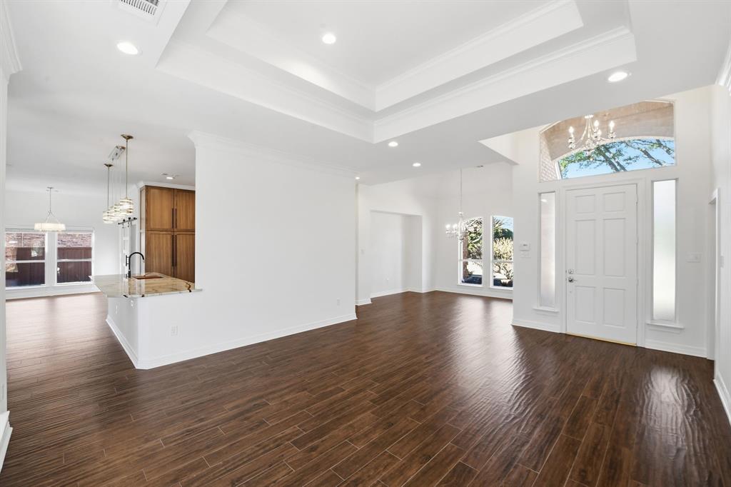 1109 Travis Court