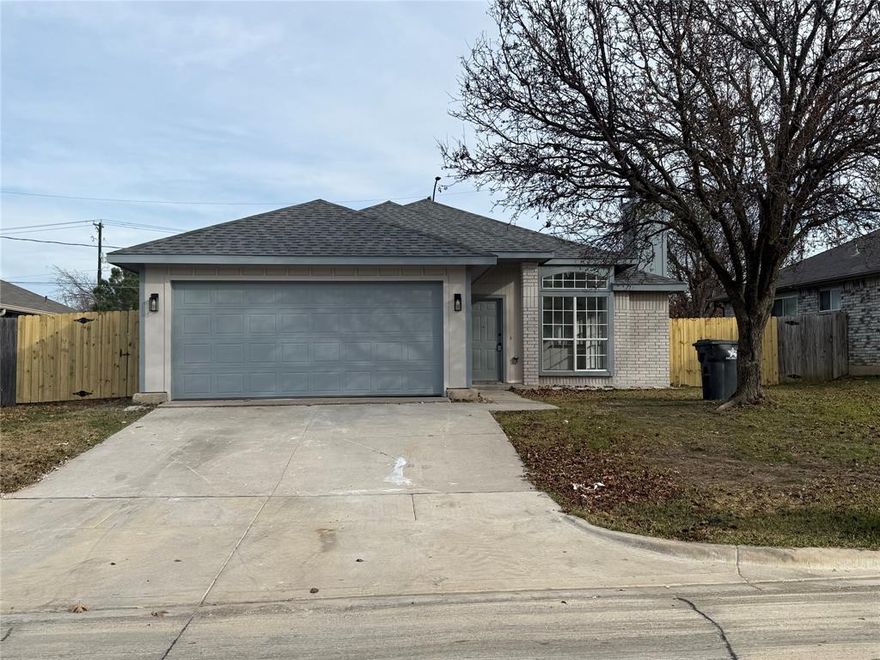 Nice remodeled 3-bedroom, 2-bath home featuring high ceilings and a spacious master suite with a walk-in closet. All-electric systems have been newly updated. Includes a 2-car garage and is located in a quiet, desirable neighborhood.