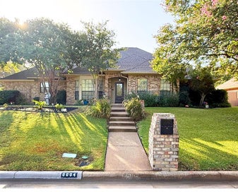 6004 Lakehurst Drive Arlington TX 76016