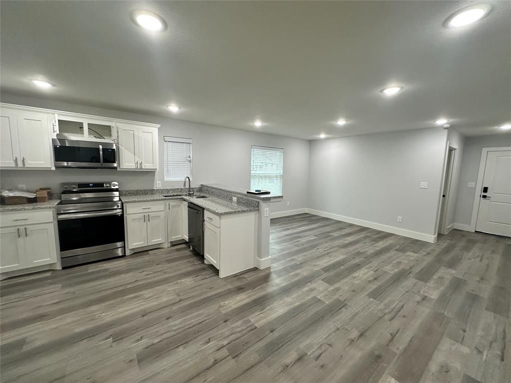 Photo of 406 W 6th Street #1, Bonham, TX 75418 (MLS # 21194229)