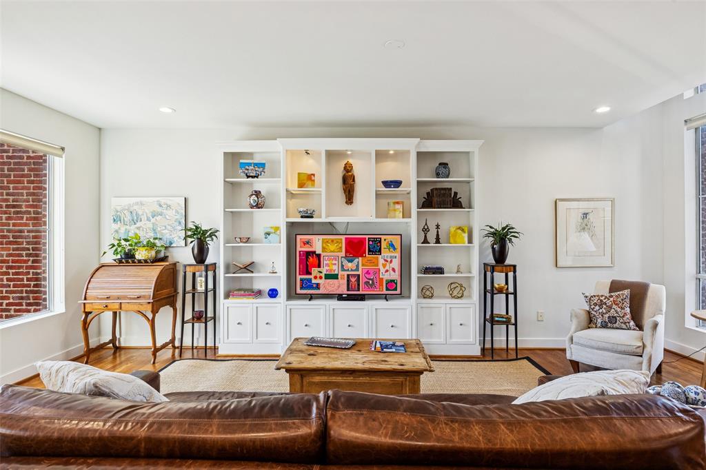 Solo Lofts At Perry Heights Condo - Residential