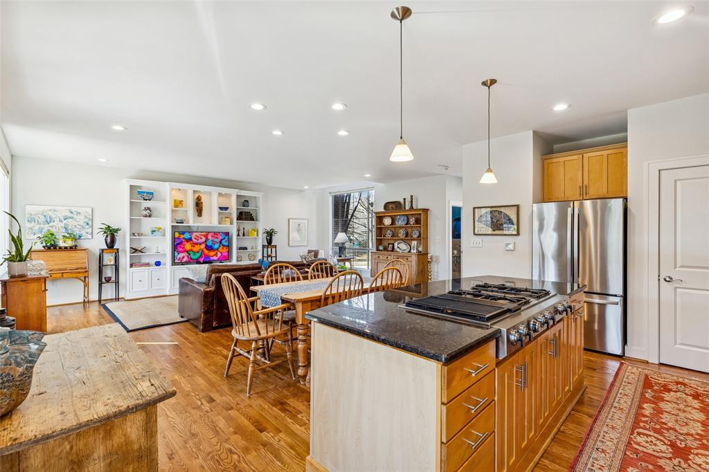 4241 Rawlins Street 14