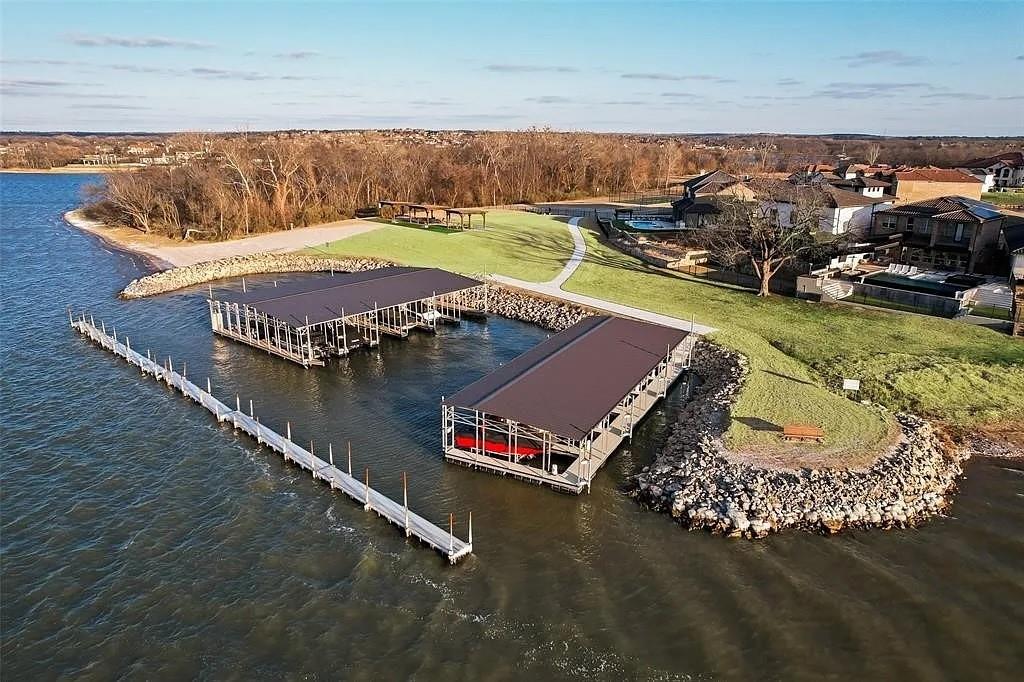 Resort on Eagle Mountain Lake - Residential