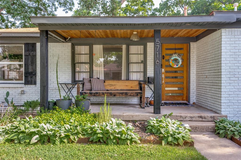 5716 Tracyne Drive