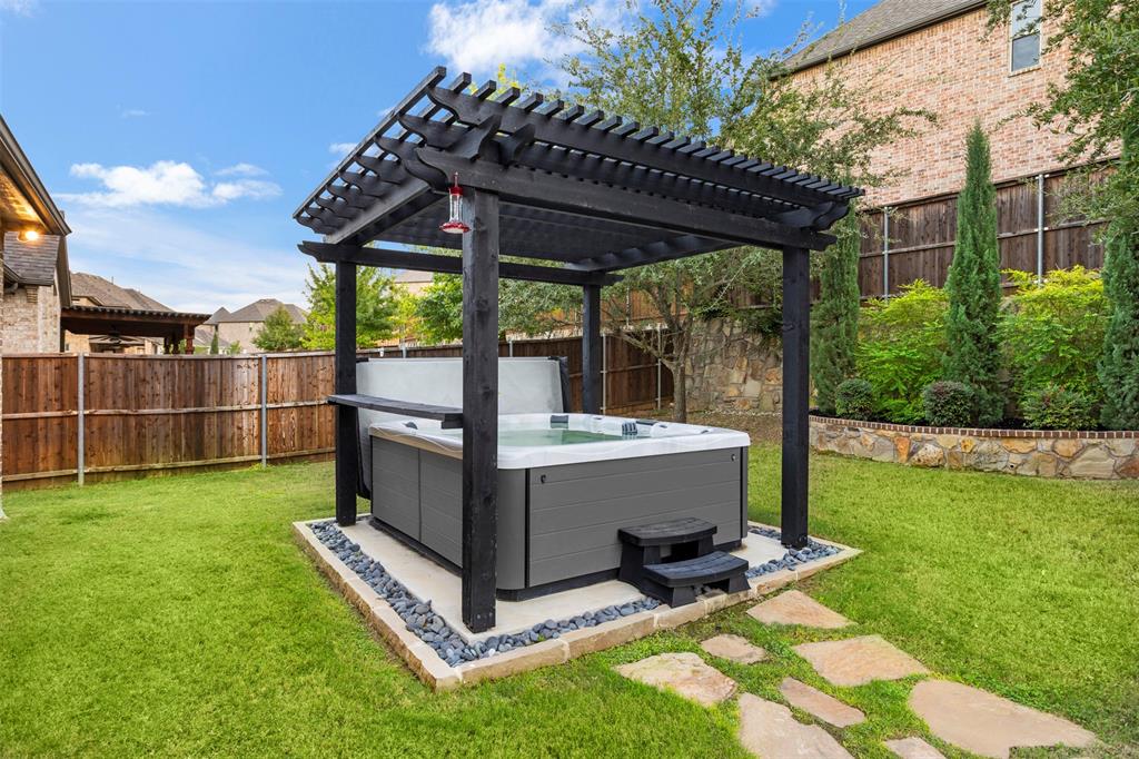 Creekside at Colleyville - Residential