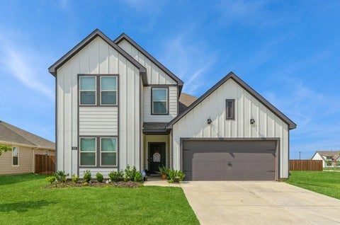 Photo of 822 Amelia Court, Pilot Point, TX 76258 (MLS # 21395406)