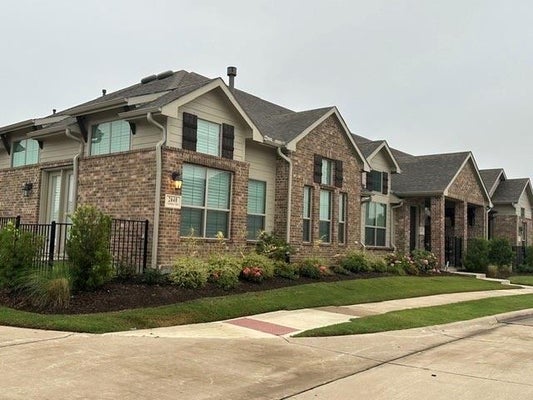 2621 CHABLIS DR, GRAND PRAIRIE, TX 75054 - Image 96d29774eecafc5c2d231baf06d7d482/447103861