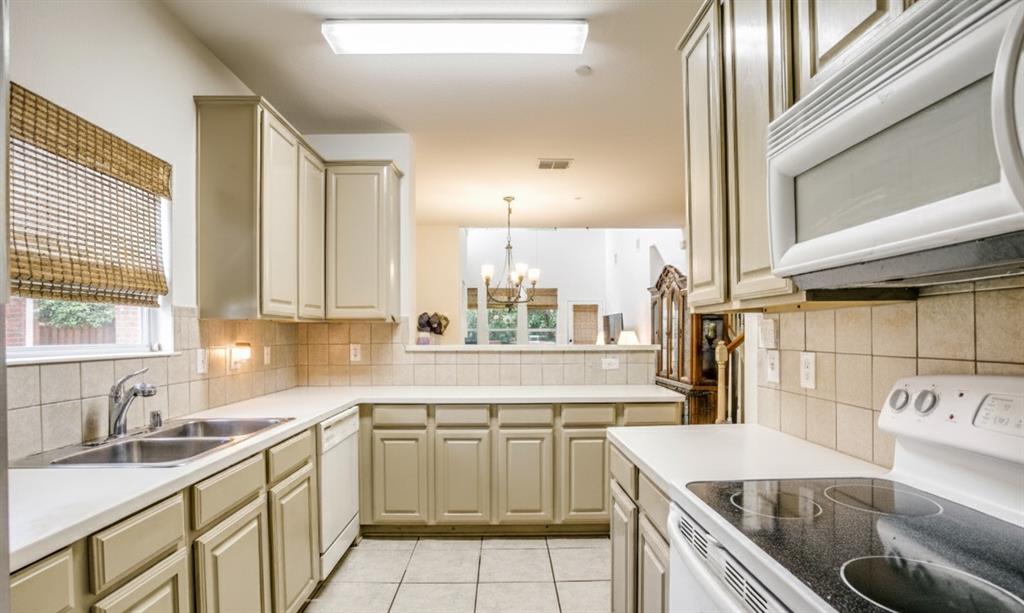 Lewisville, Texas 75067, United States, 3 Bedrooms Bedrooms, ,3 BathroomsBathrooms,Residential,Active,208632