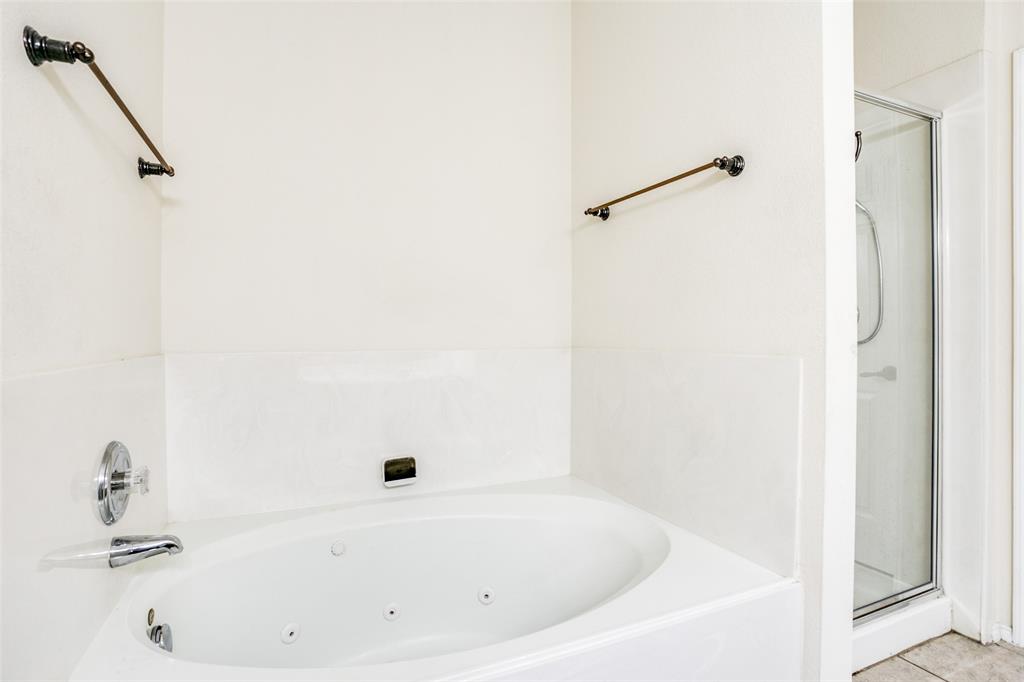 Lewisville, Texas 75067, United States, 3 Bedrooms Bedrooms, ,3 BathroomsBathrooms,Residential,Active,208632