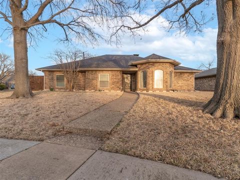 Photo of 1608 Duke Court, Plano, TX 75093 (MLS # 21204678)