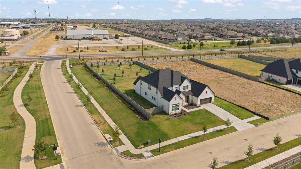 2116 Roaming Trail
