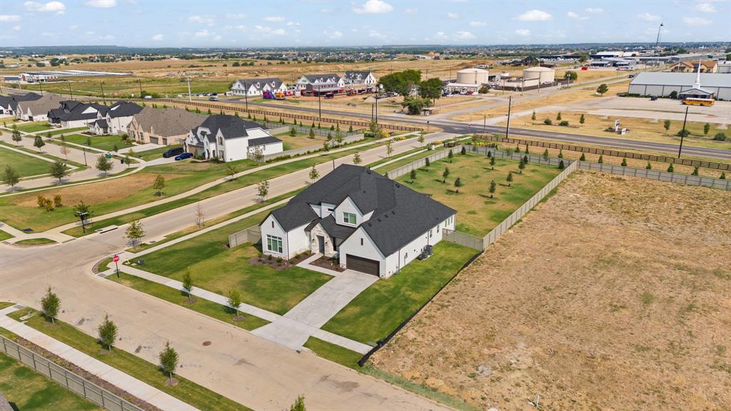 2116 Roaming Trail