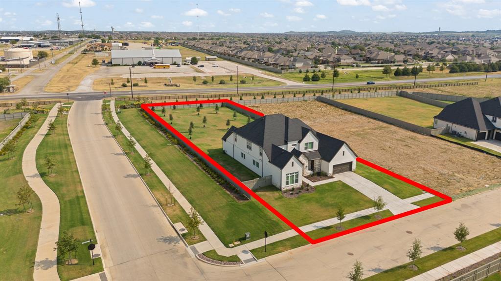 2116 Roaming Trail