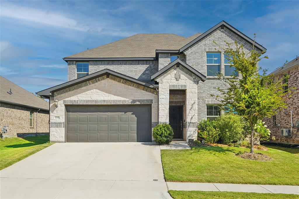 233 Luna Lane