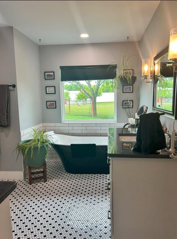 4050 N State Highway 205